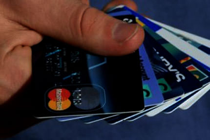 Engelli çocuğa 5 kart!