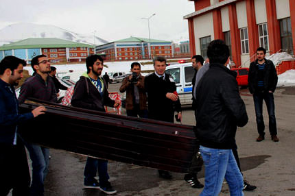 Üniversitede tabut paniği