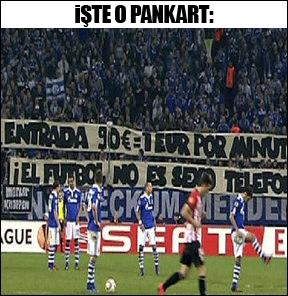 Schalke taraftarından akıl almaz pankart!