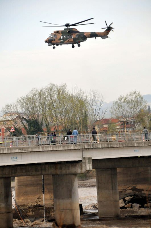 Kaybolan 15 kişiyi arama çalışmaları sürüyor
