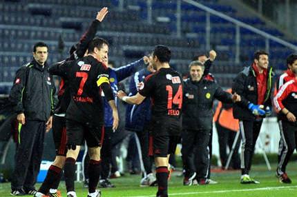 Es-Es yarı finalde