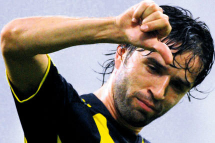 Gökhan ve Emre sahada