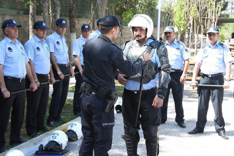 Zabıtaya 'yıkım' dersi