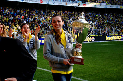 Sarı Melekler kapayla turladı