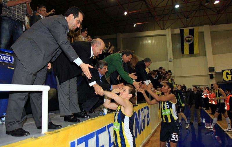 Mosturoğlu'na sevgi seli!