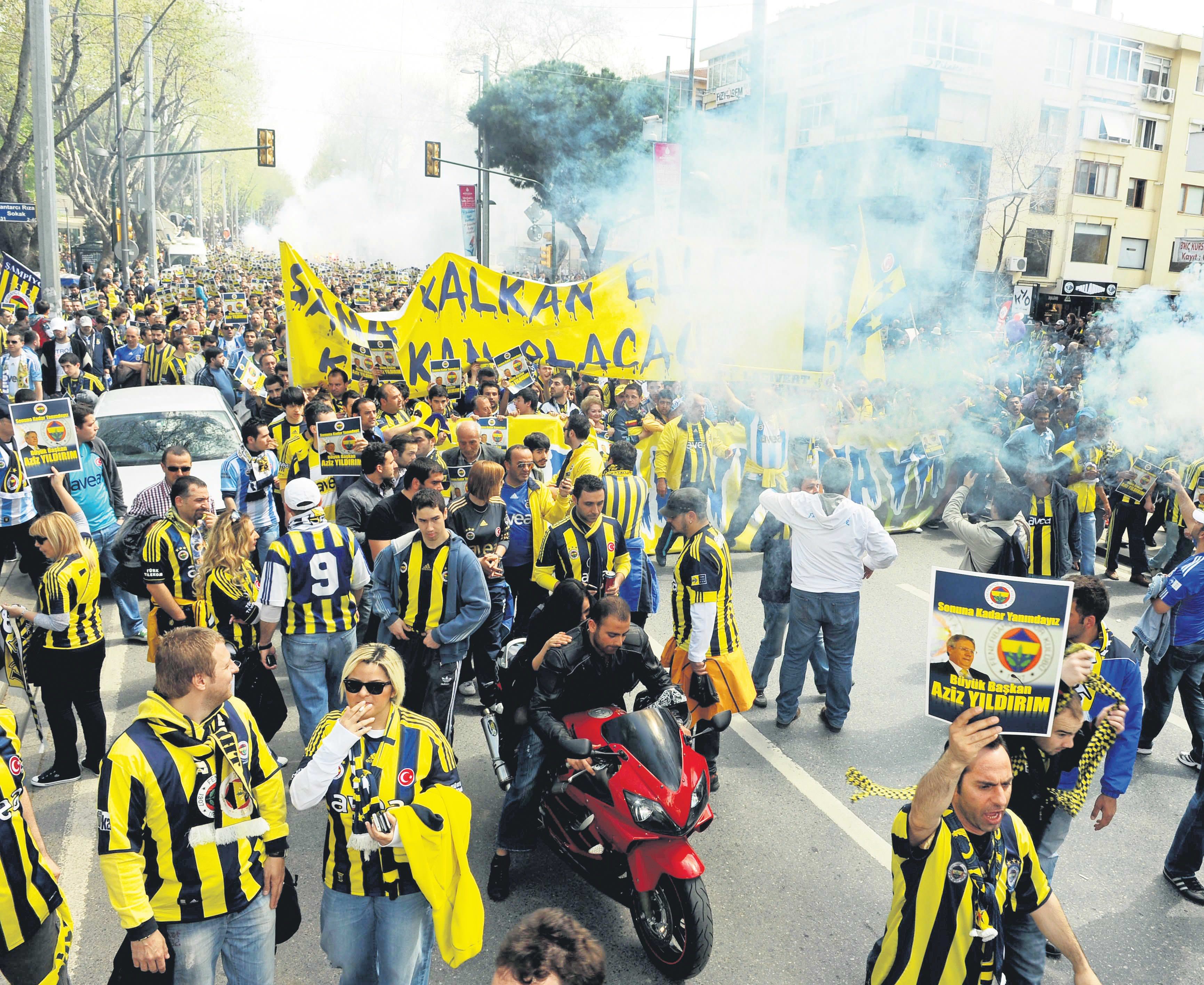 Sevdaları için yürüdüler