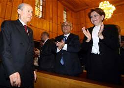 "Türkiye bu yükten kurtulmalıdır"