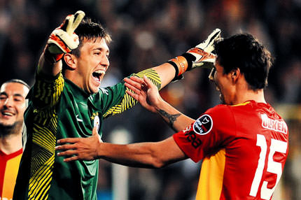 Muslera kapış kapış!