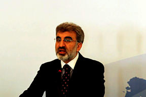 Nükleer için imzalar atıldı