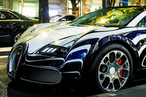 Porselen Bugatti Paris'te
