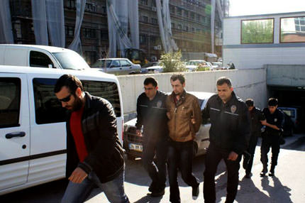 Patlayıcıya 3 tutuklama