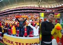 Arena'da kalbine yenik düştü
