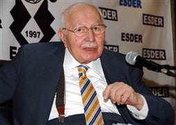 Erbakan'a göre Demirel askerlerin takım oyuncusuydu
