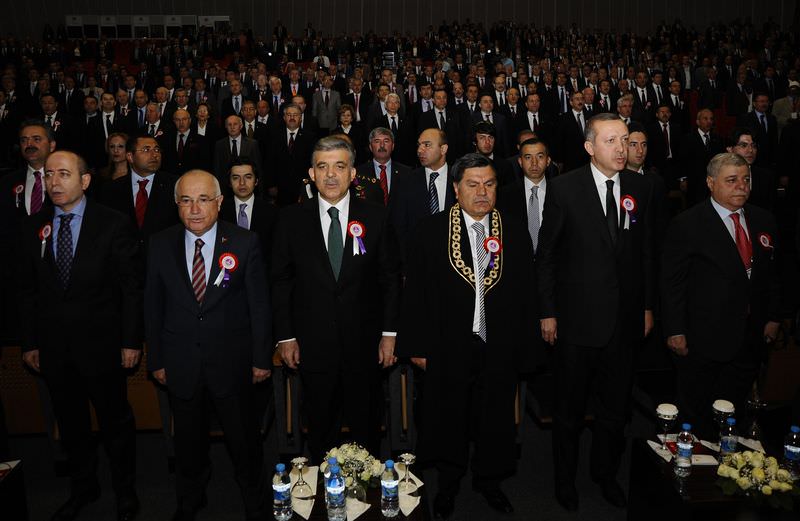 Haşim Kılıç'tan siyasilere sert mesaj