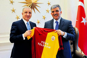 Aslan köşke çıktı