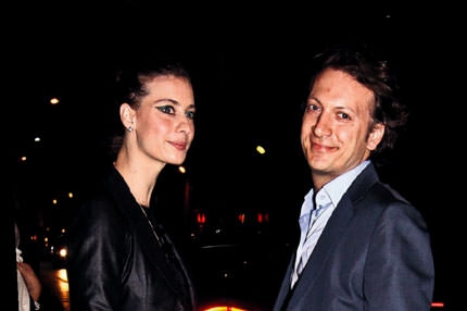 Eski eşini es geçti