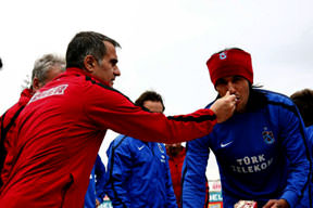 Ataklar Colman'dan sorulur...