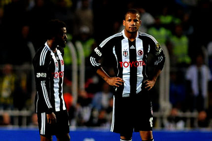 Acısını kalbine gömdü