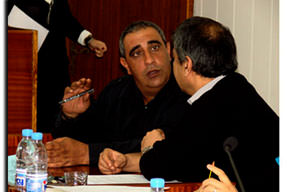 Adayı sarstı