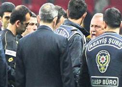 Terim'in başı fena halde dertte