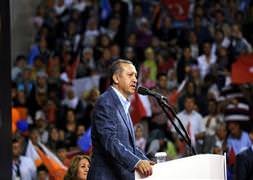 Erdoğan: Bayrağımıza laf söyletmeyiz
