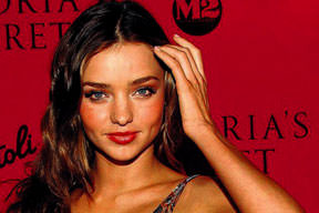 Güzelliği kaşıkladı