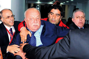 Şener'i kimse  sakinleştirmeyi başaramadı!