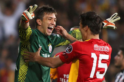 Altın eldiven Muslera...