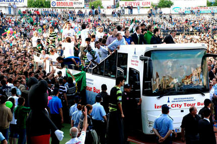 Ana sütü gibi ak kutlama