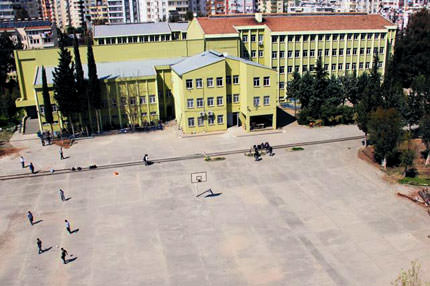 Tapulu arsaya kaçak lise