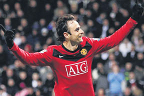 Berbatov gemileri yaktı