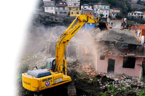 Evi yıkılana destek