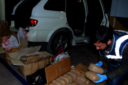 Emekli albaya eroin operasyonu