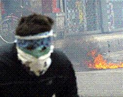 AK Parti İl Başkanlığı'na saldırı