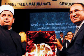 100 yıl sonra ilk mezun