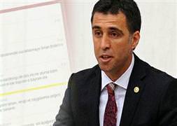 Hakan Şükür trafik kazası geçirdi