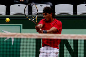Rafael Nadal güle oynaya