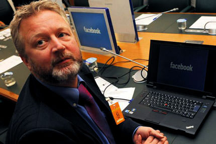 CIA ve Facebook