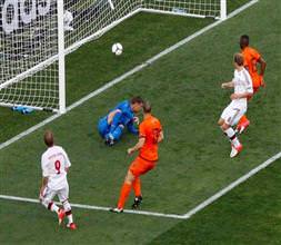 EURO 2012'nin ilk sürprizi