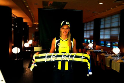 Voleybolda 3 imza birden