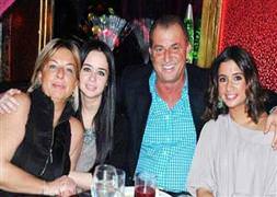 Terim ailesine şok!