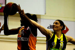 Nevriye Yılmaz Cimbom'da