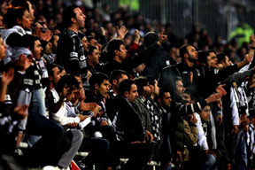 Taraftara sert sitem!