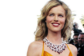 Rihanna olmadı Eva verelim!