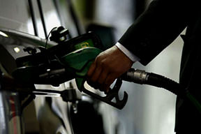 Motorin ucuzladı gözler benzinde