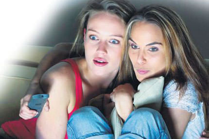 Çocuğunuz televizyon izlerken yanında olun