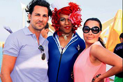 Sosyeteyi sahile indirdi