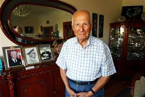 Kenan Evren'e telekonferans