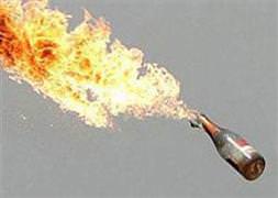 Olimpik havuza molotoflu saldırı