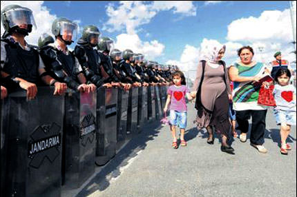 KCK’da Kürtçe krizi